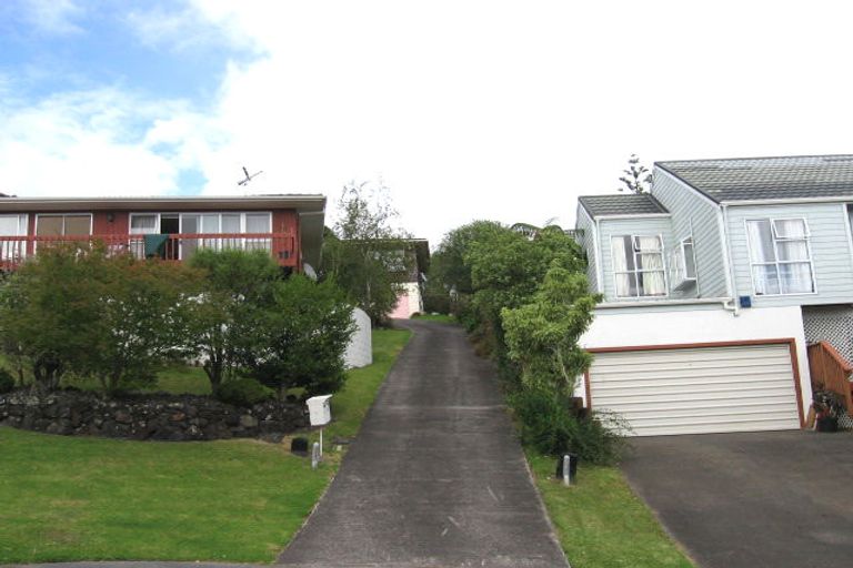 Photo of property in 2/11 Lynngate Place, Hillcrest, Auckland, 0627