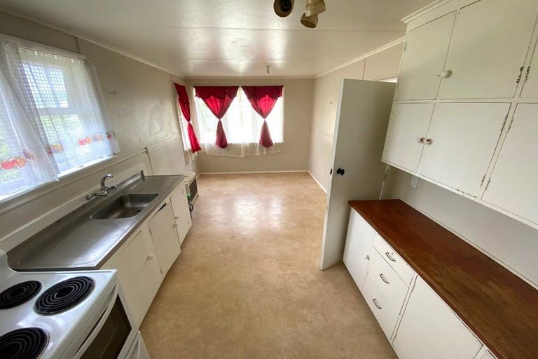 Photo of property in 17 Vickers Crescent, Mangere, Auckland, 2022