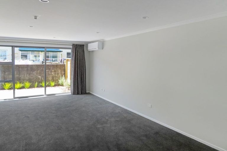 Photo of property in 3 John Reynolds Square, Hutt Central, Lower Hutt, 5010