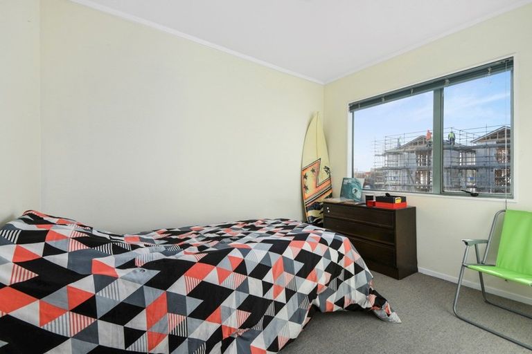 Photo of property in 35 Stephen Avenue, Henderson, Auckland, 0610