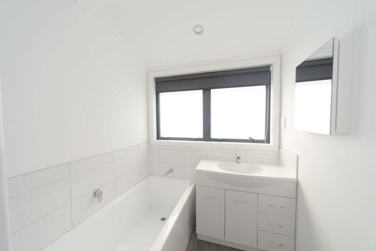 Photo of property in 26 Escort Grove, Awapuni, Palmerston North, 4412