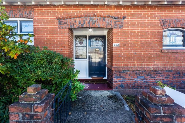 Photo of property in 262 Macandrew Road, Forbury, Dunedin, 9012