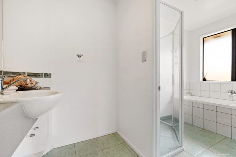 Photo of property in 25 Glenvar Road, Torbay, Auckland, 0630