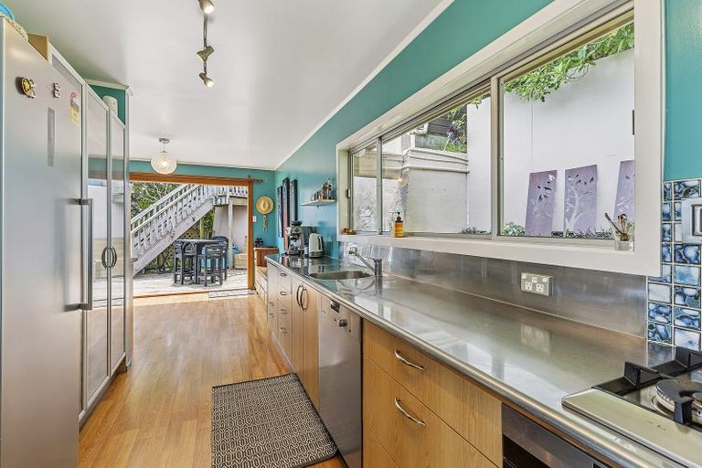 Photo of property in 3a Roys Road, Plimmerton, Porirua, 5026