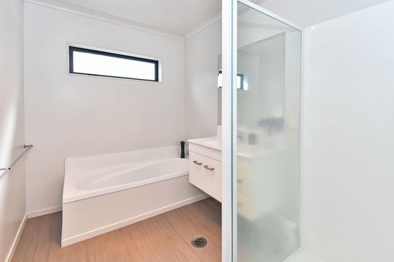 Photo of property in 37 Ipukarea Street, Weymouth, Auckland, 2103