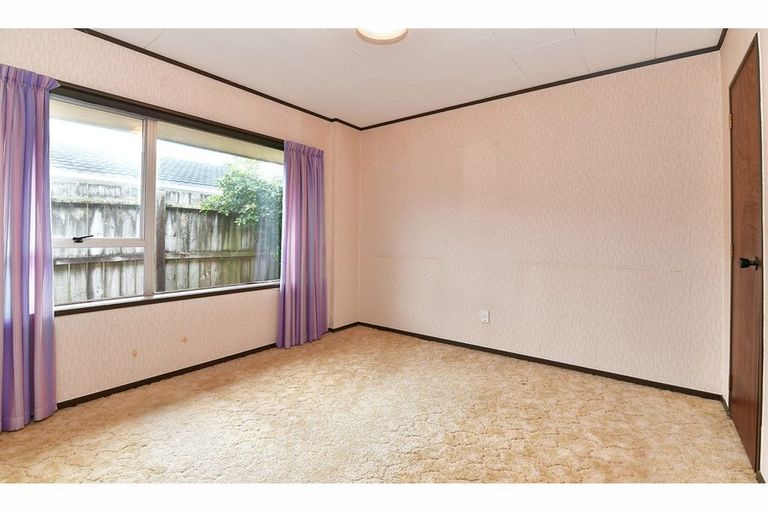 Photo of property in 2/54 Doment Crescent, Orewa, 0931