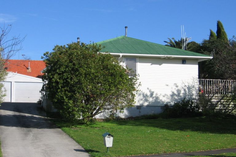 Photo of property in 15 Ashford Avenue, Hokowhitu, Palmerston North, 4410