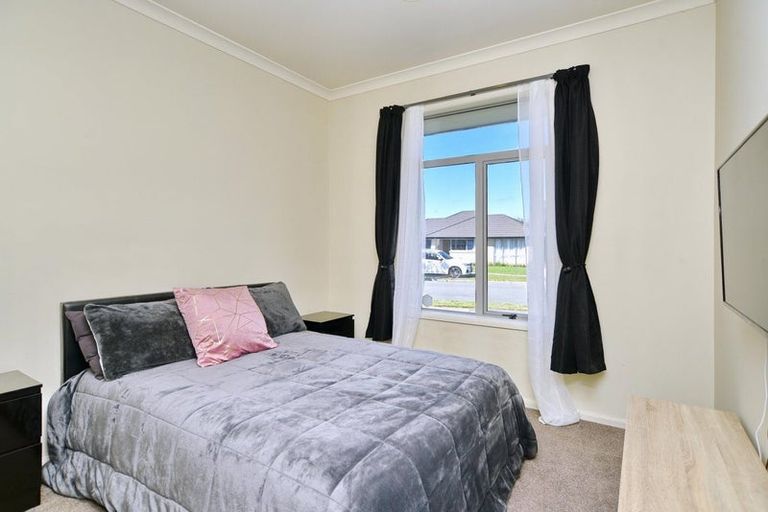Photo of property in 3 Puhara Avenue, Parklands, Christchurch, 8083