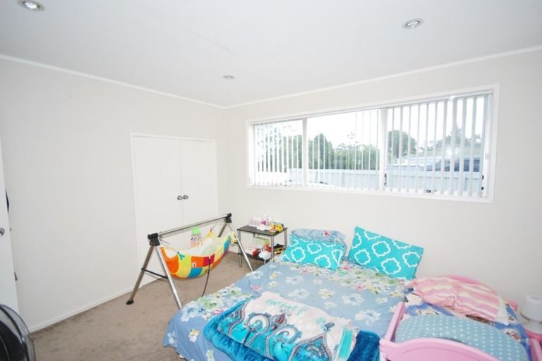Photo of property in 16 Nan Place, Pakuranga Heights, Auckland, 2010