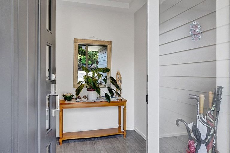 Photo of property in 184b Seaview Road, Westown, New Plymouth, 4310