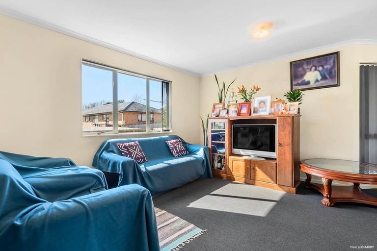 Photo of property in 15 Josie Lane, Manurewa, Auckland, 2102