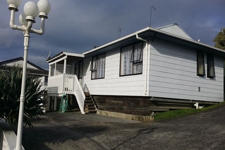 Photo of property in 15 Sabot Place, Massey, Auckland, 0614