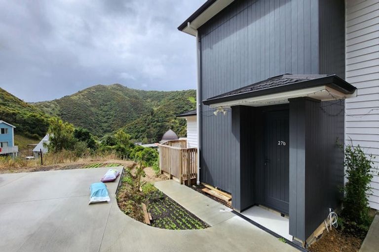 Photo of property in 27 Rarangi Way, Owhiro Bay, Wellington, 6023
