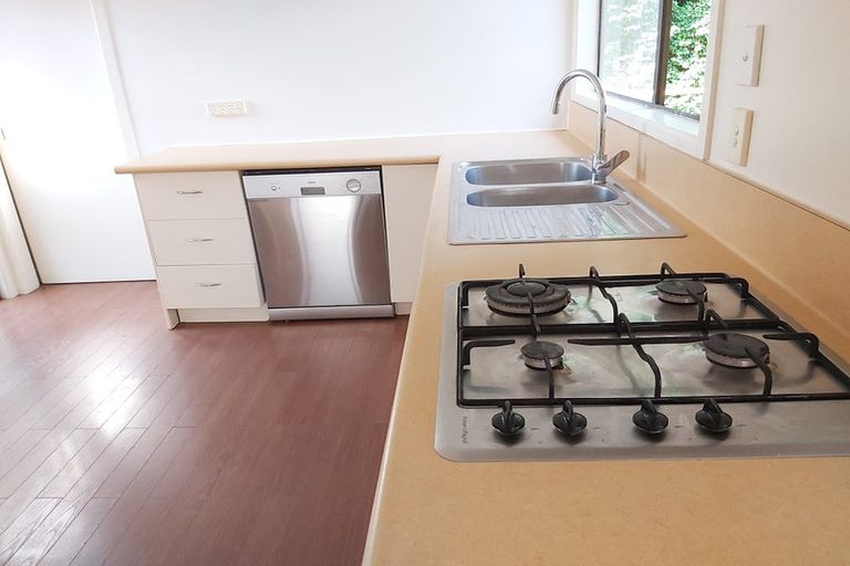 Photo of property in 2/34 Corunna Road, Milford, Auckland, 0620