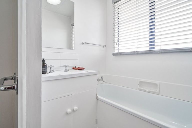 Photo of property in 1/800 Miller Street, Hastings, 4122