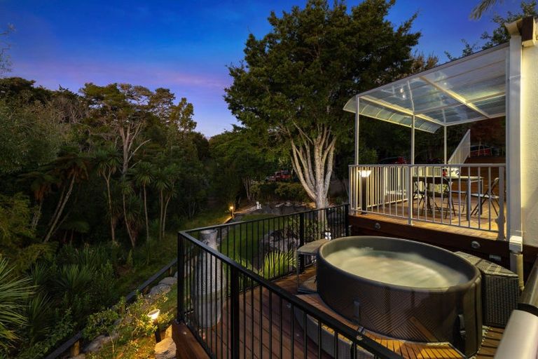 Photo of property in 5 Oakford Park Crescent, Greenhithe, Auckland, 0632