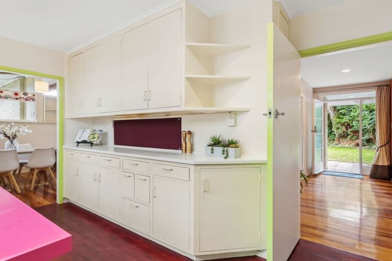 Photo of property in 11 Kingsgate Place, Burnside, Christchurch, 8053