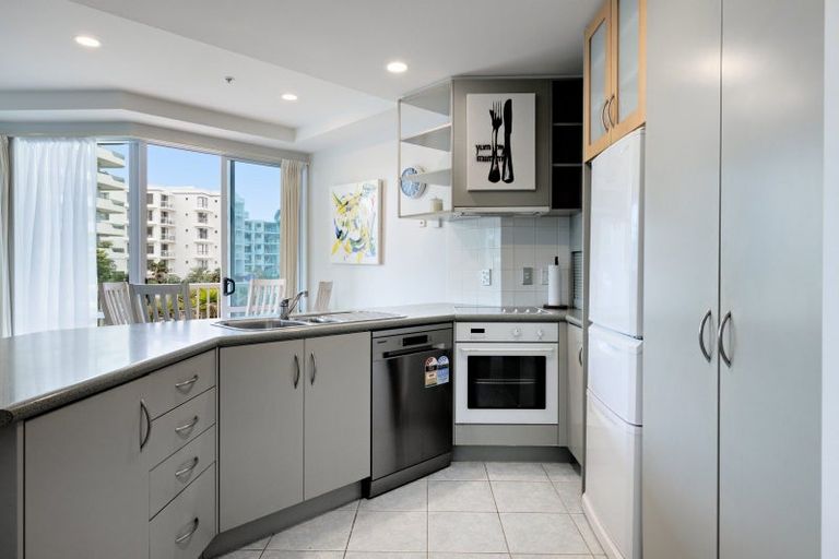 Photo of property in Beaumont Apartments, 10/12 Maunganui Road, Mount Maunganui, 3116