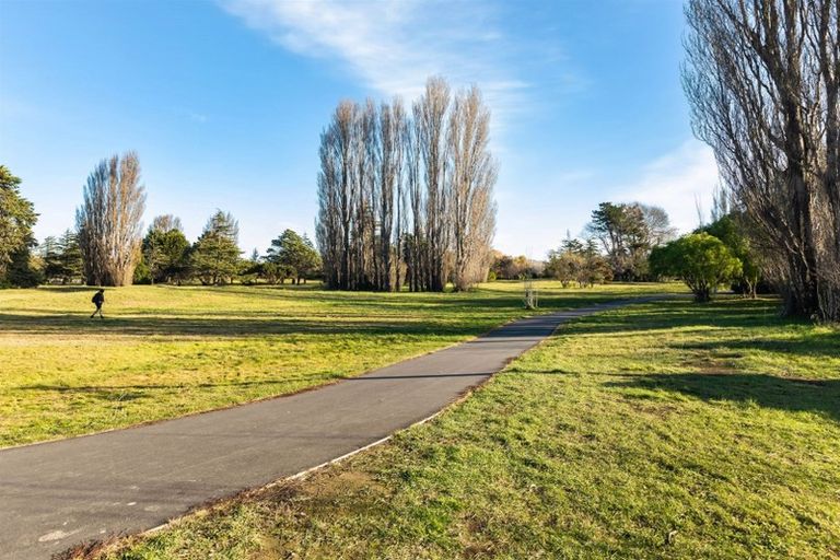 Photo of property in 202 Beach Road, North New Brighton, Christchurch, 8083