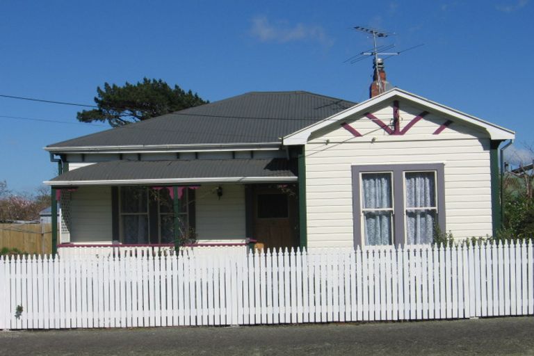 Photo of property in 106 Fox Street, Featherston, 5710
