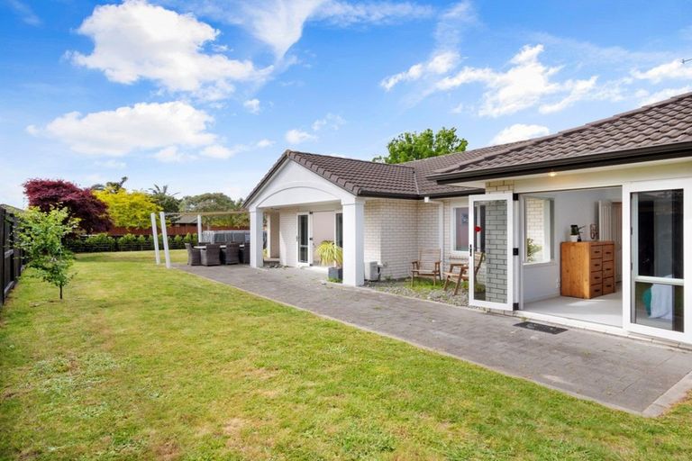 Photo of property in 8 Caspian Place, Papamoa Beach, Papamoa, 3118