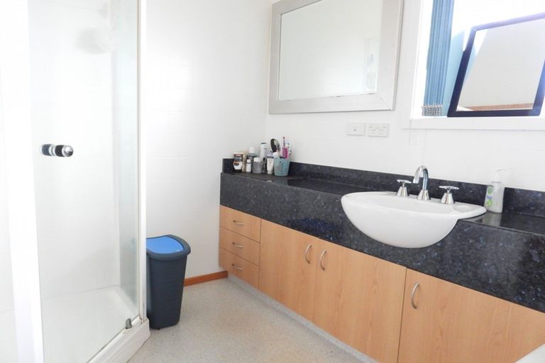 Photo of property in 12 Oakleigh Crescent, Oamaru North, Oamaru, 9400