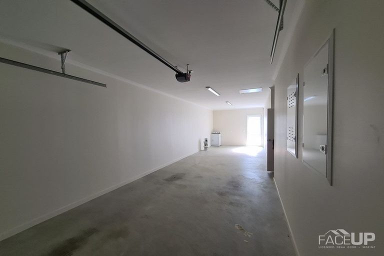 Photo of property in 30 Kanuka Road, Hobsonville, Auckland, 0616