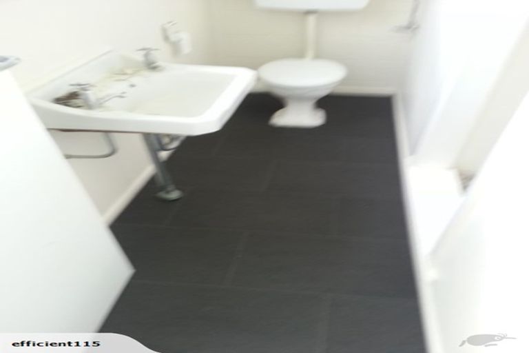 Photo of property in 12 Mataroa Avenue, Northland, Wellington, 6012