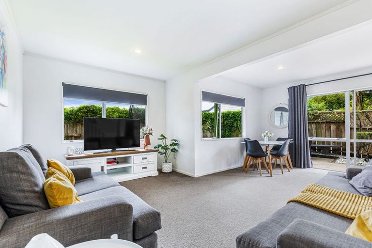 Photo of property in 1/41 Colwill Road, Massey, Auckland, 0614