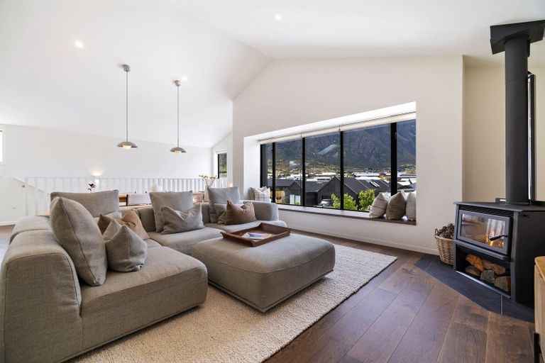 Photo of property in 18 Grain Close, Jacks Point, 9371