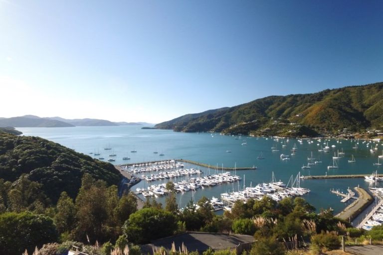 Photo of property in 43 Marina Drive, Waikawa, Picton, 7220