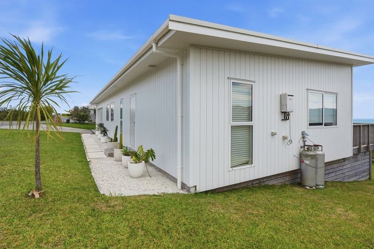 Photo of property in 34 Eagles Way, Cable Bay, 0420