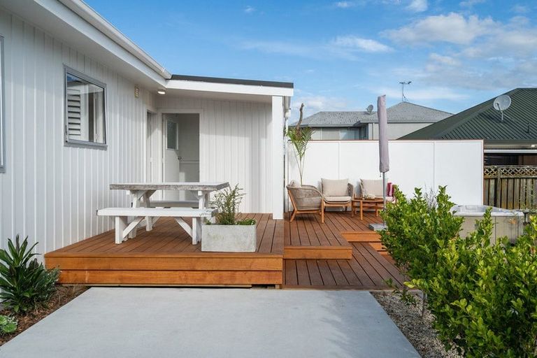 Photo of property in 218 Dickson Road, Papamoa Beach, Papamoa, 3118