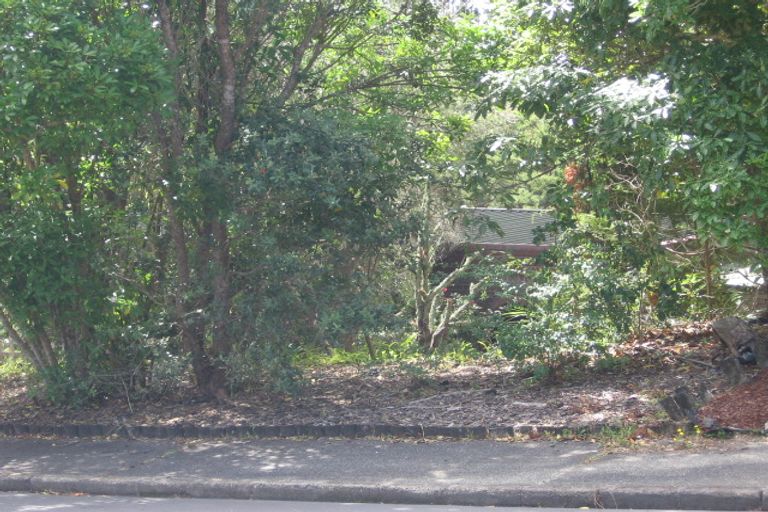 Photo of property in 15 Bryers Place, Bayview, Auckland, 0629