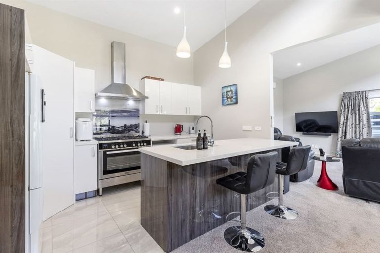 Photo of property in 14a Banks Boulevard, Whitby, Porirua, 5024