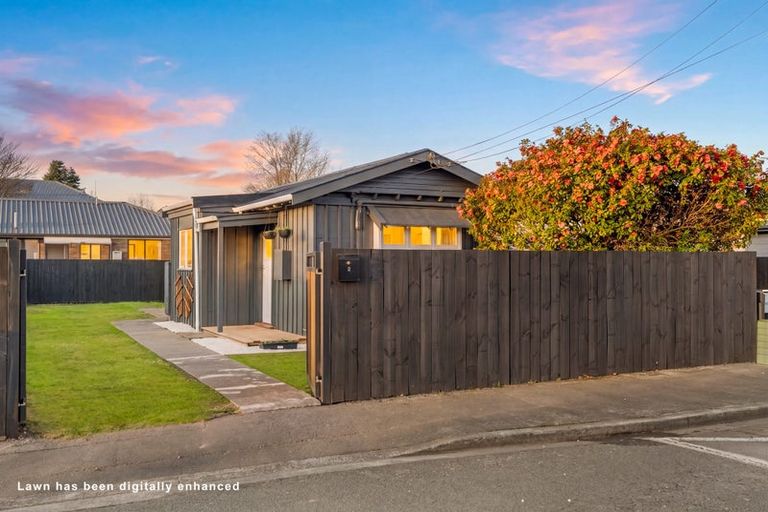 Photo of property in 12 Somerset Crescent, Spreydon, Christchurch, 8024
