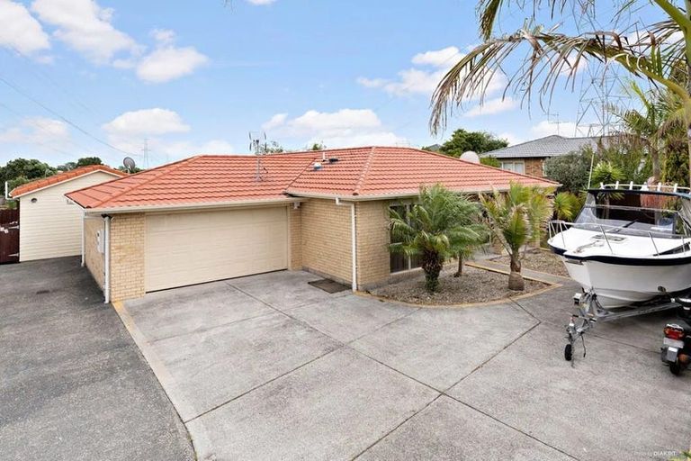 Photo of property in 14 Hawkley Close, Flat Bush, Auckland, 2019