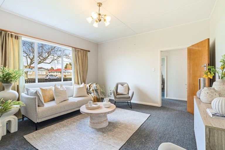 Photo of property in 3 Winchester Street, Levin, 5510