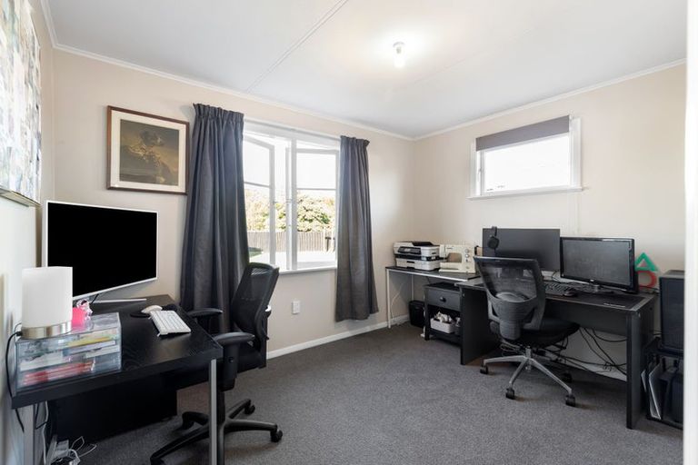 Photo of property in 15 Sinclair Avenue, Highbury, Palmerston North, 4412