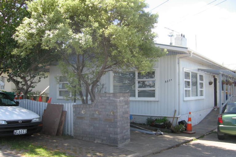 Photo of property in 1/311 Glenfield Road, Glenfield, Auckland, 0629