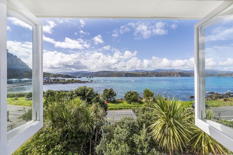 Photo of property in 115 Breaker Bay Road, Breaker Bay, Wellington, 6022