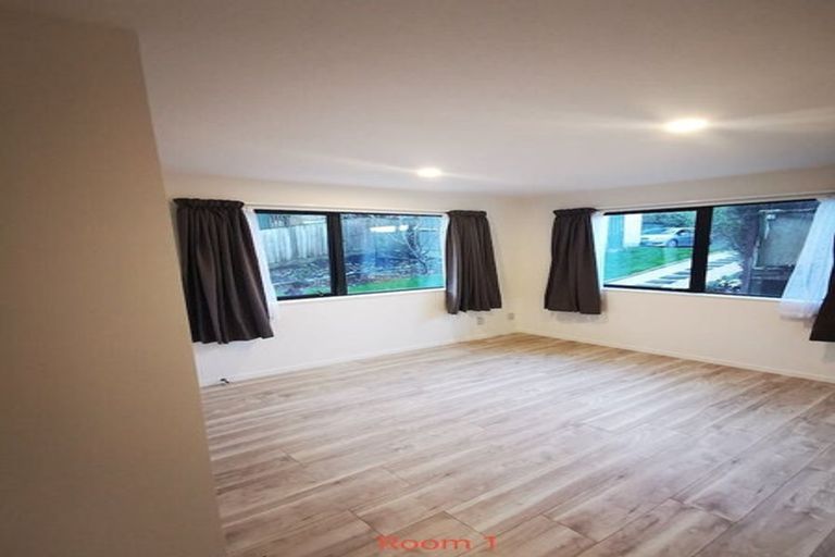 Photo of property in 3 Hillcrest Grove, Hillpark, Auckland, 2102