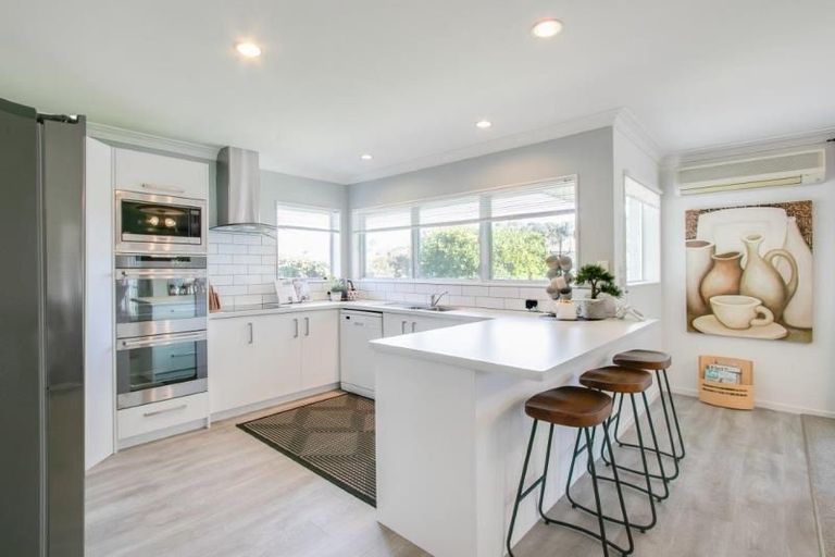 Photo of property in 2 Fern Grove, Taradale, Napier, 4112