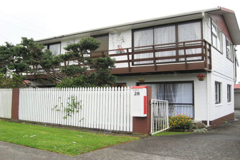 Photo of property in 28 Wallace Road, Mangere Bridge, Auckland, 2022