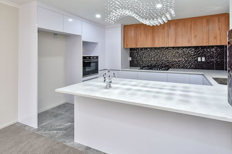 Photo of property in 56b Cambridge Terrace, Papatoetoe, Auckland, 2025