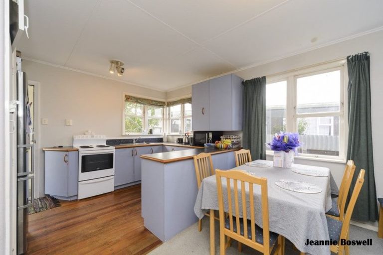 Photo of property in 11 Leslie Avenue, Cloverlea, Palmerston North, 4412