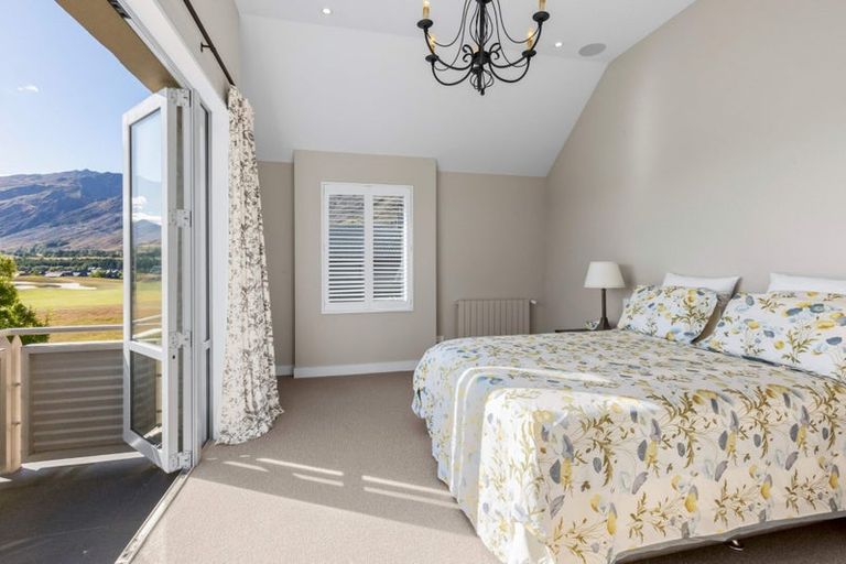 Photo of property in 15 Ayrburn Ridge, Arrowtown, Queenstown, 9371
