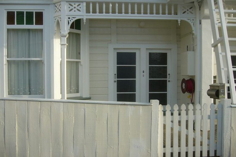 Photo of property in 16-18 Levy Street, Mount Victoria, Wellington, 6011