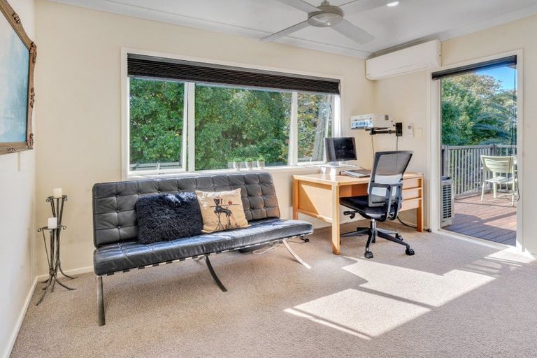 Photo of property in 5 Seymour Road, Mellons Bay, Auckland, 2014