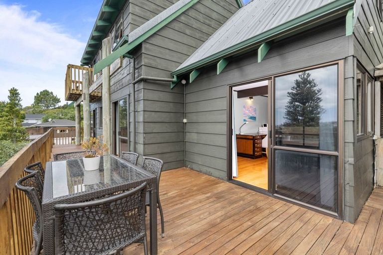 Photo of property in 5 Malters Place, Browns Bay, Auckland, 0630